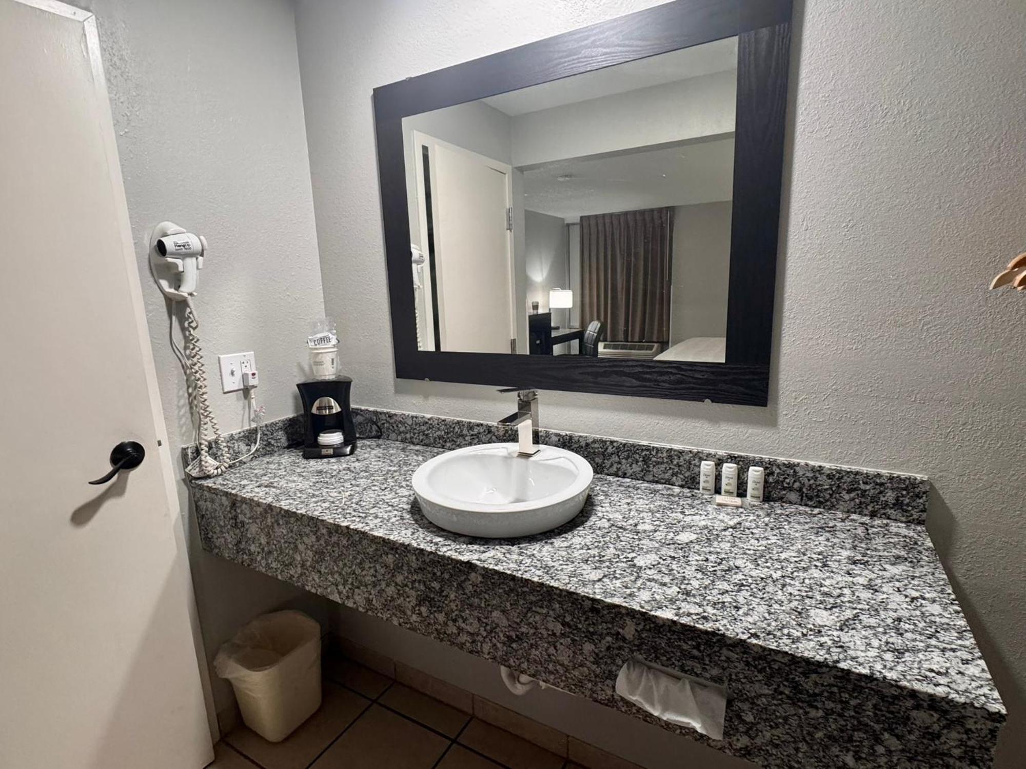 Baymont By Wyndham Great Falls City Center Экстерьер фото
